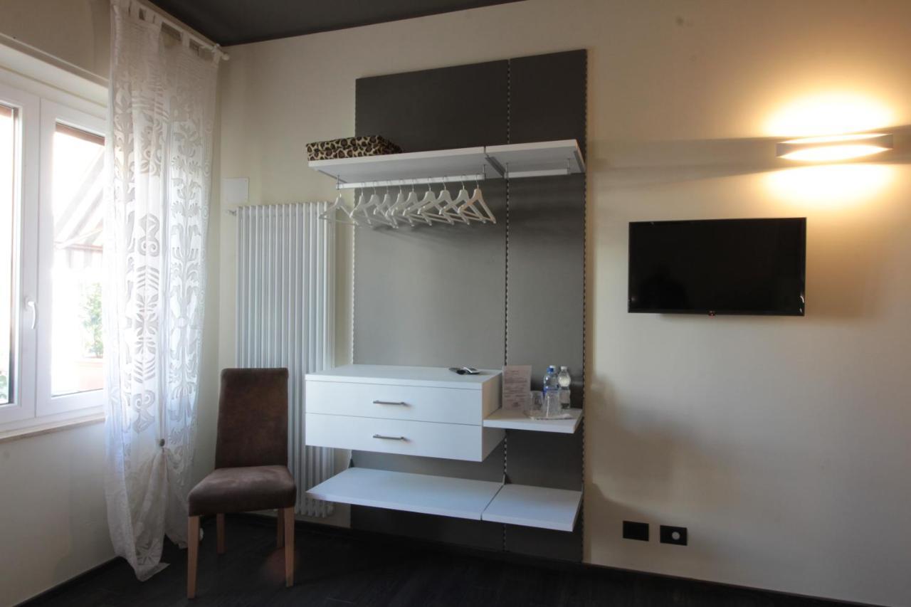 Mirella Couette-café Bordighera