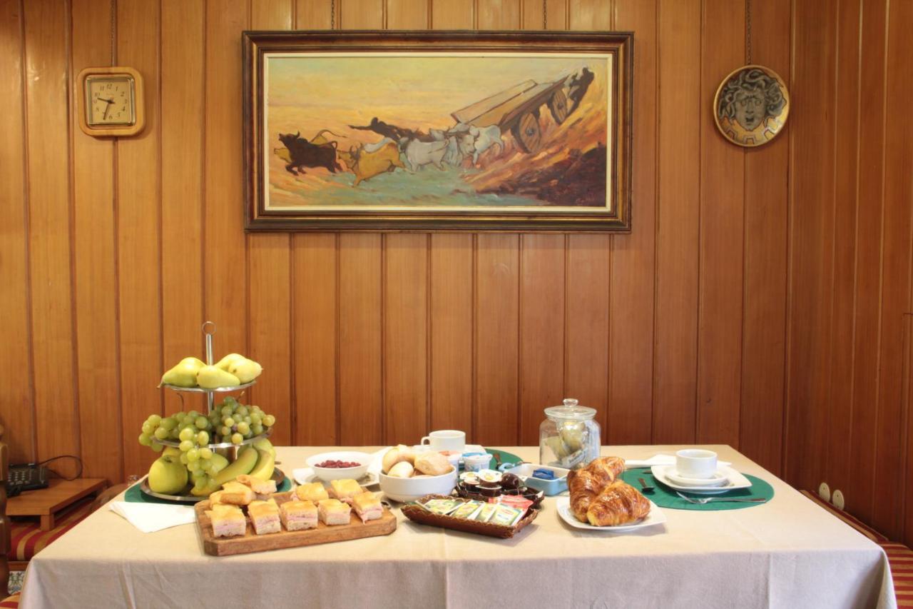 Mirella Couette-café Bordighera